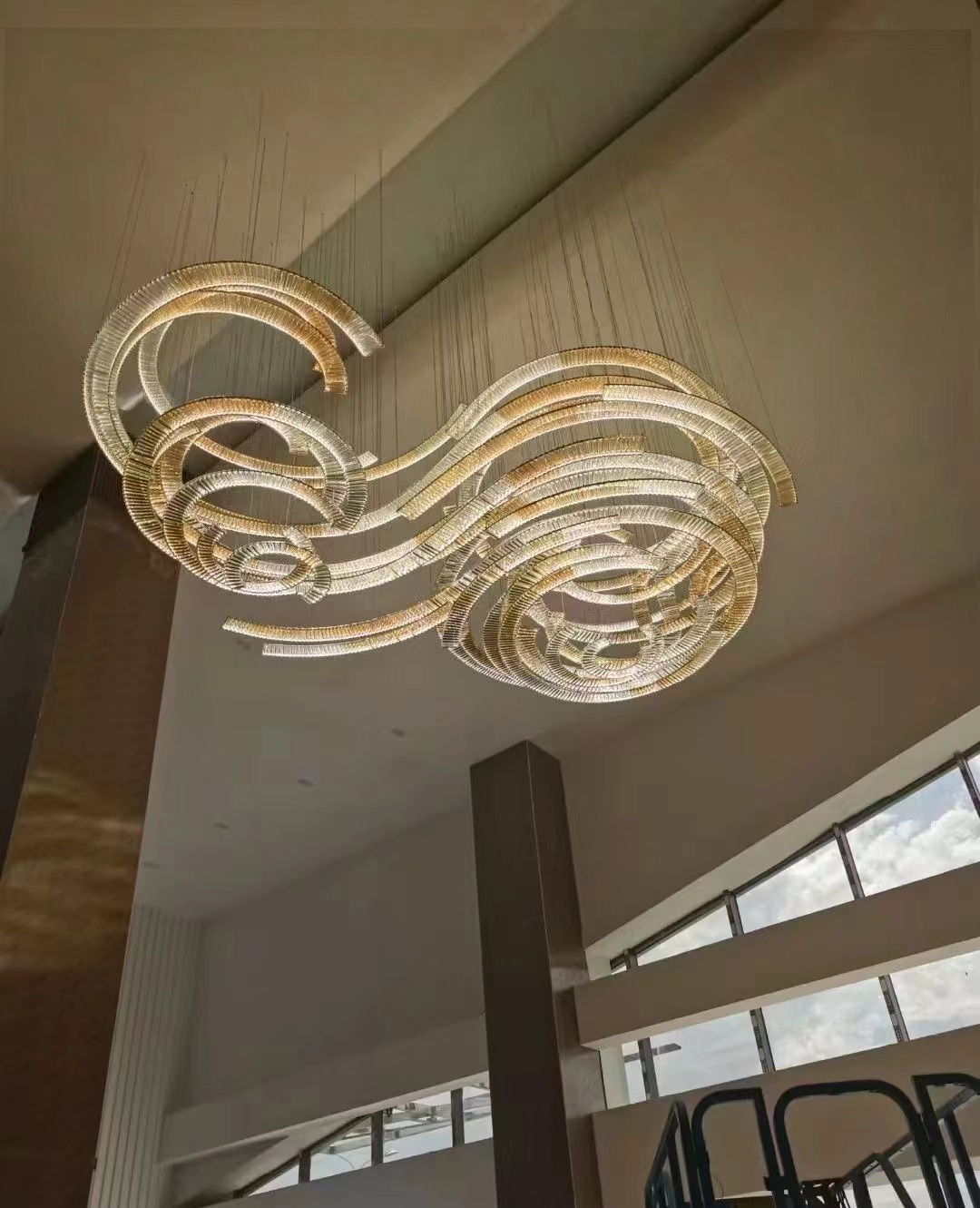 使用 Dutti LED 波浪亚克力非标现代吊灯天花板提升大堂氛围：综合指南 Dutti LED